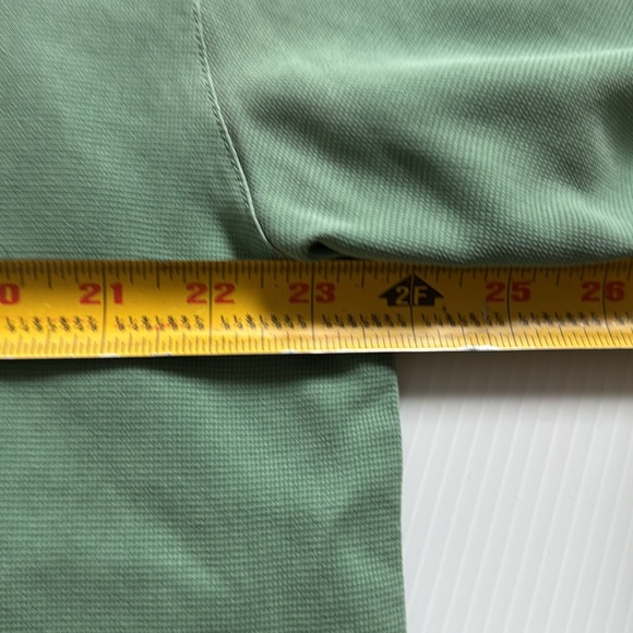 Tommy Bahama Sage Green 100% Silk, Short sleeve button down shirt. Men’s Size XL - Picture 4 of 8